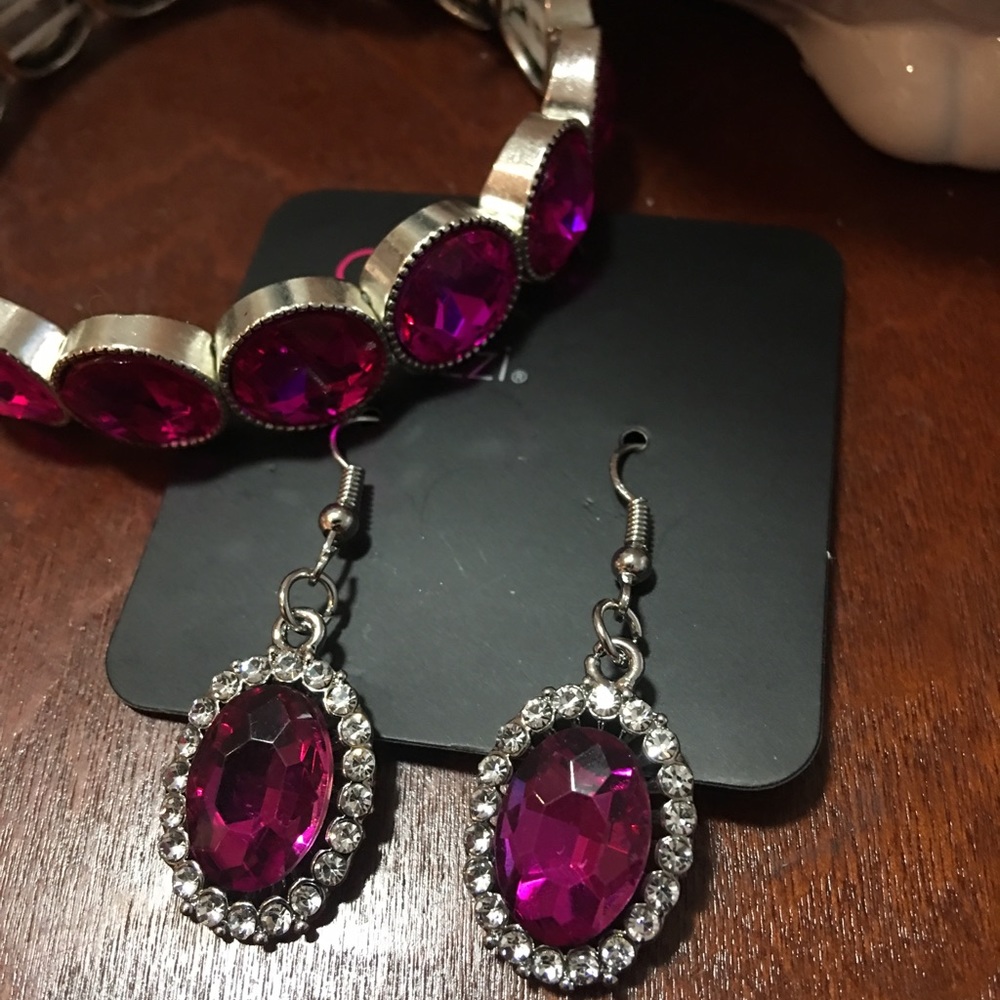 Number one Knockout pink bracelet & Earrings Set.